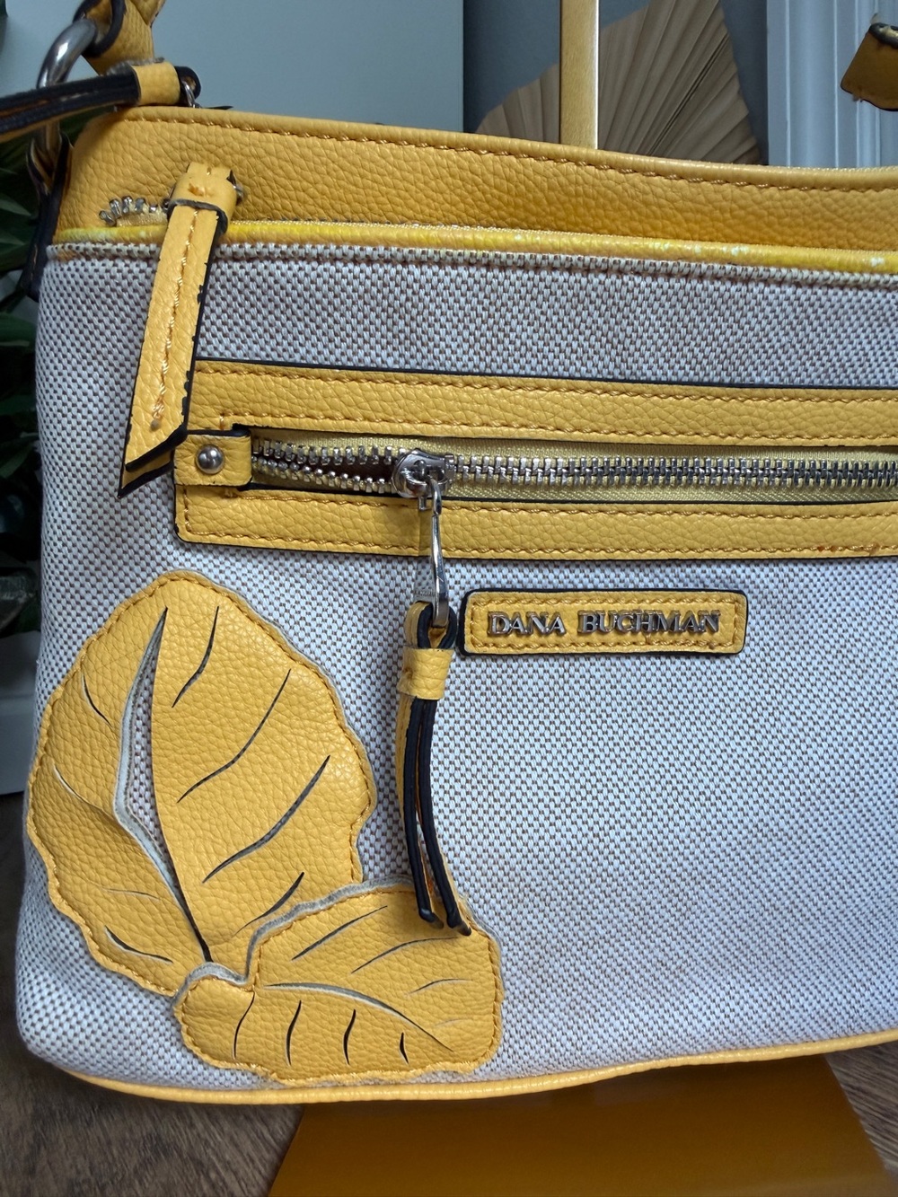 Dana Buchman VL Yellow Flower & Linen Crossbody Shoulder Bag - Picture 2 of 9
